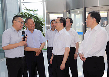 国务委员、国务院秘书长， 时任江苏省委书记吴政隆调研j9游戏科技